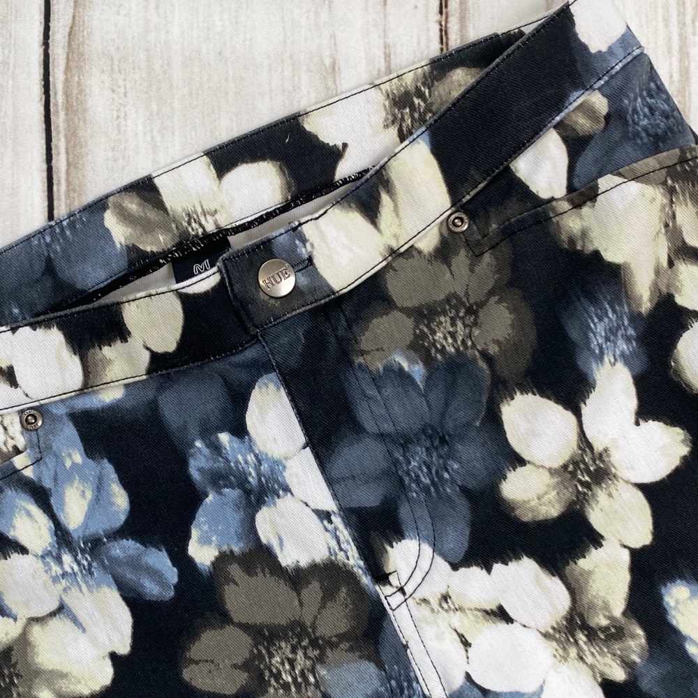 HUE Mod Floral Smooth Denim Leggings, M - Picture 5 of 7